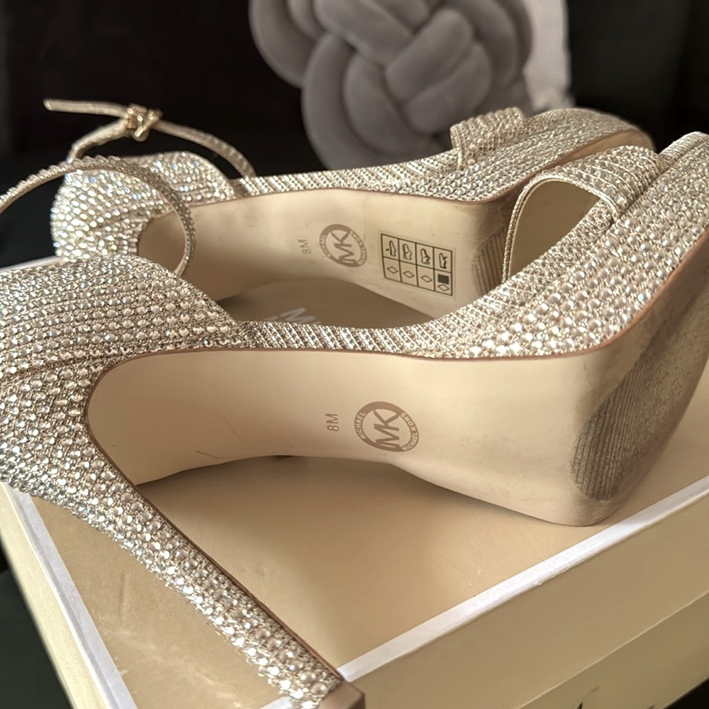 Michael Kors Jordyn gold sparkly heels ๐๐๐ - Picture 5 of 6